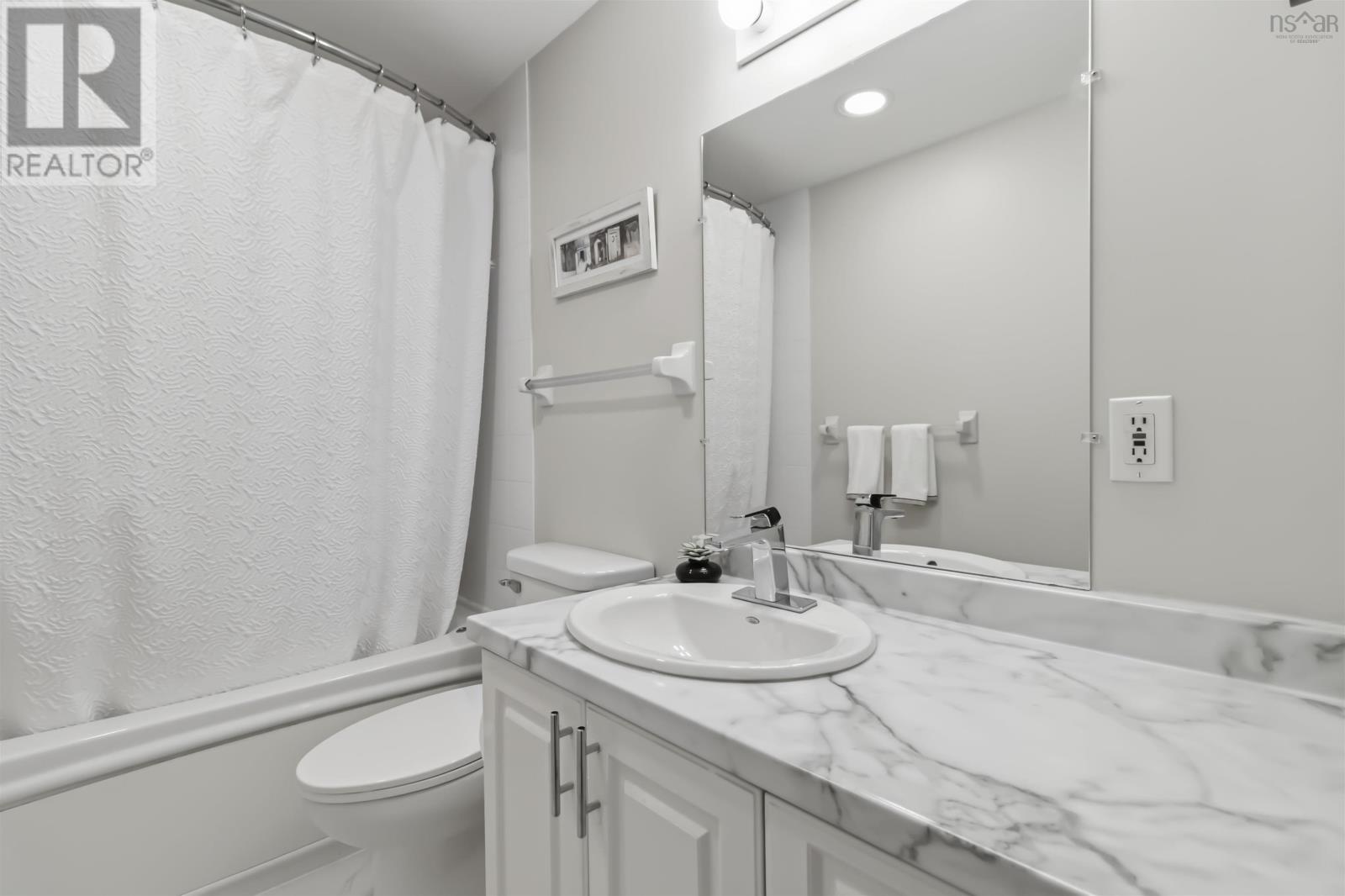 Property 21 of 37 of 401 89 Waterfront Drive