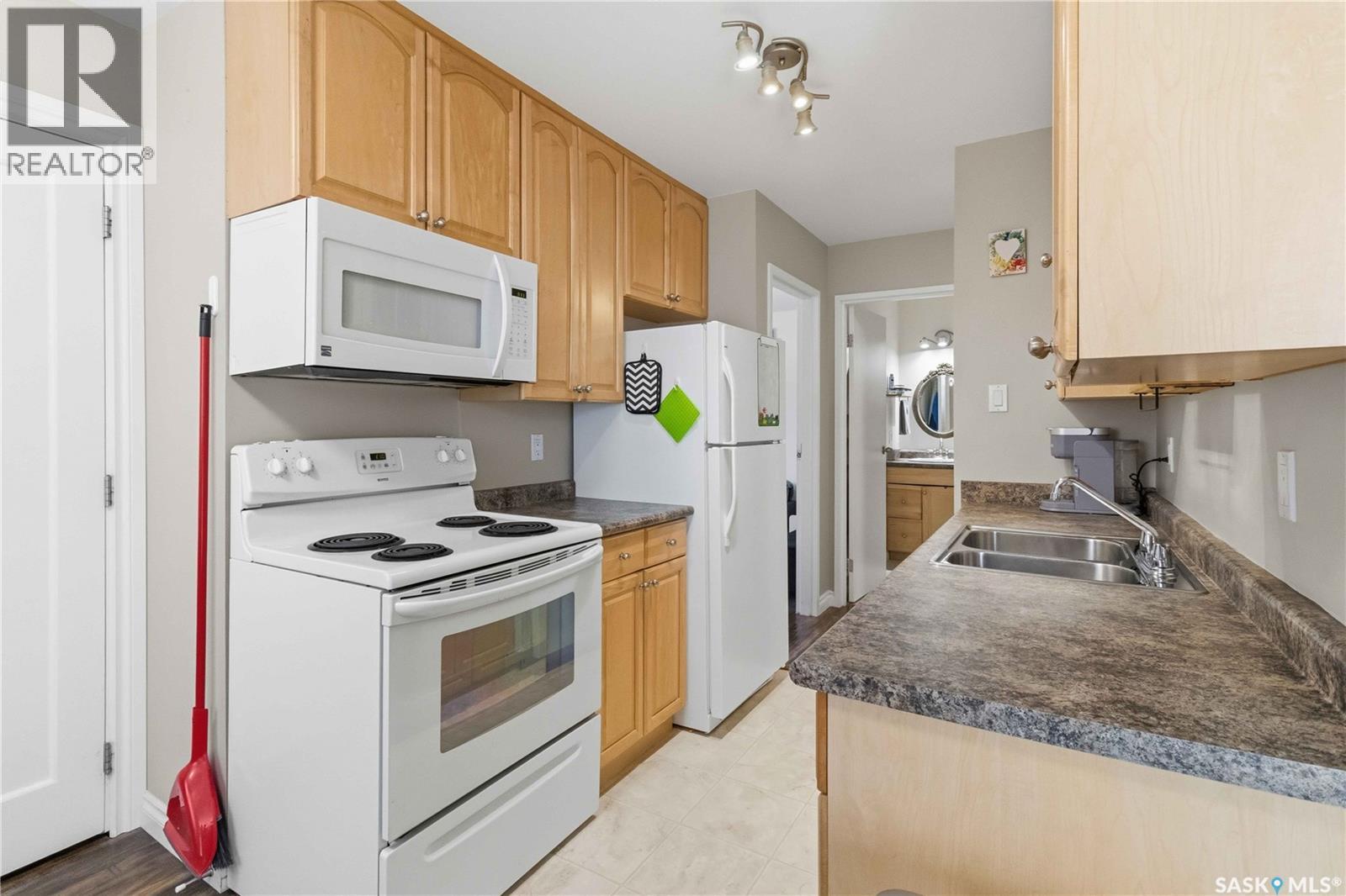 Single Family House Low rise for Sale in B  th STREET E Saskatoon 