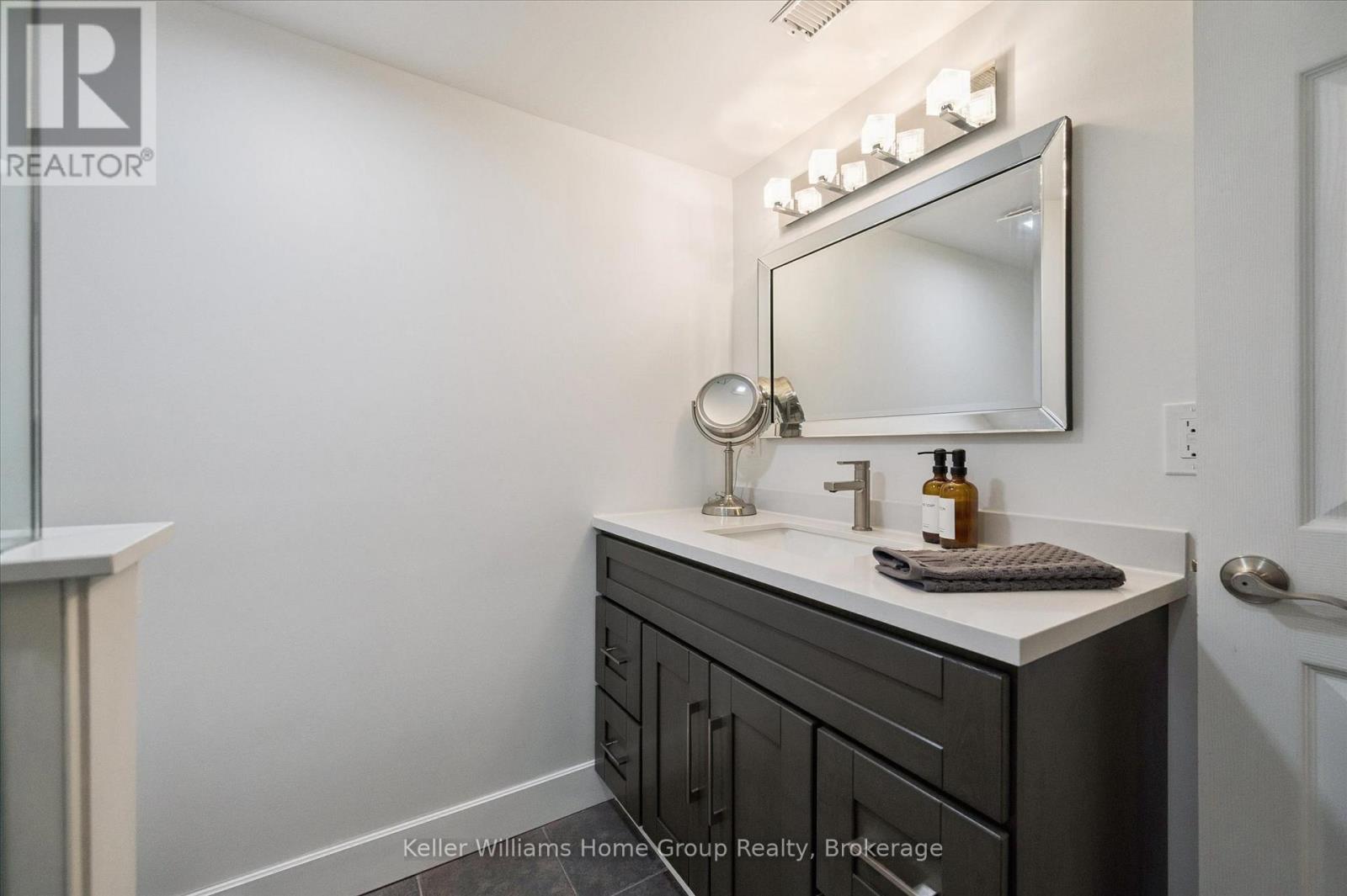 1 ISLINGTON AVENUE - 28