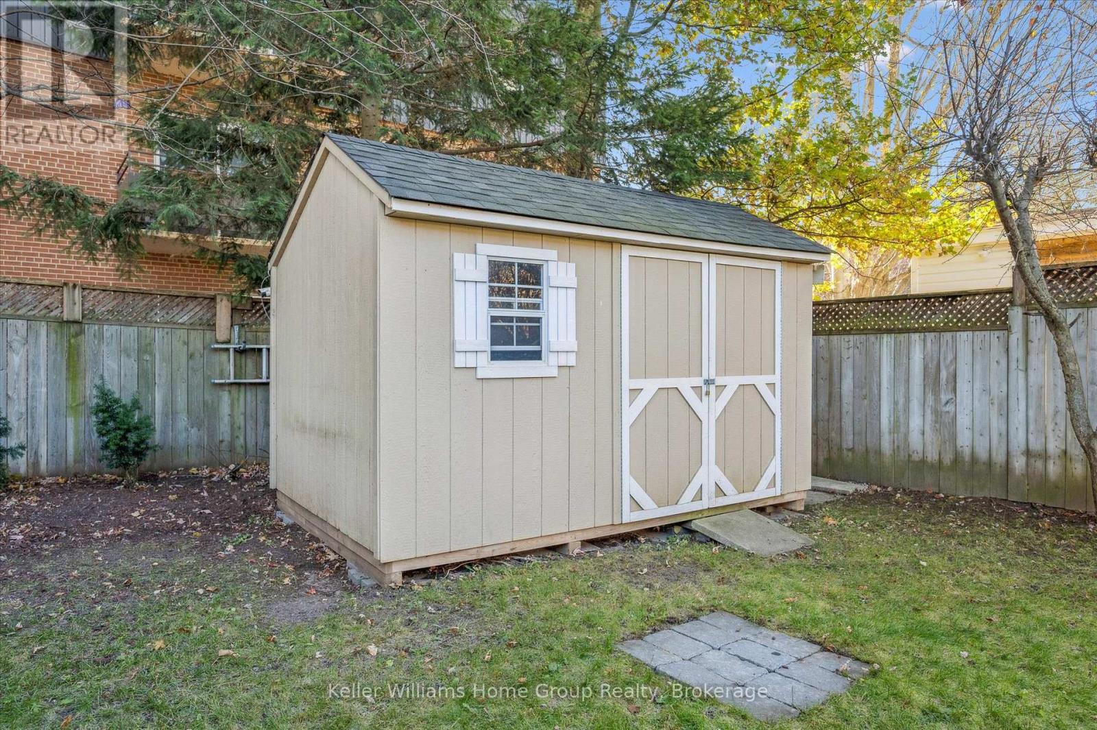 1 ISLINGTON AVENUE - 33