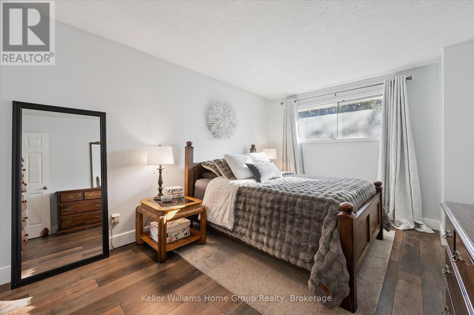 1 ISLINGTON AVENUE - 21