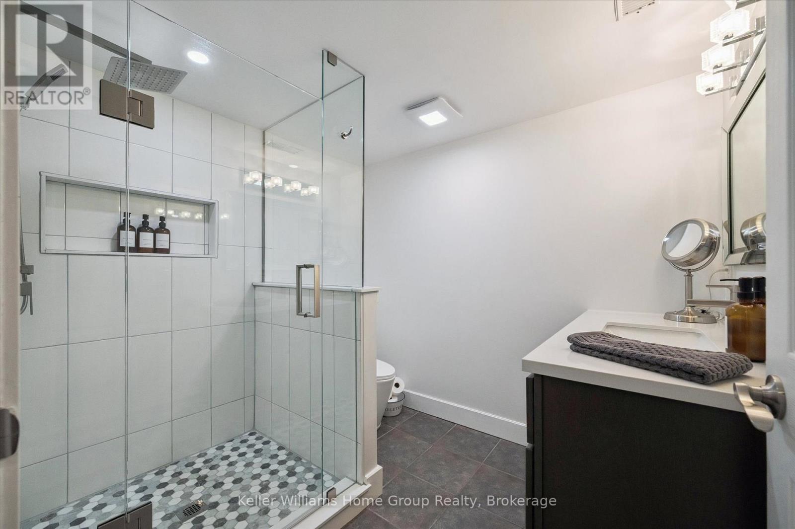1 ISLINGTON AVENUE - 29