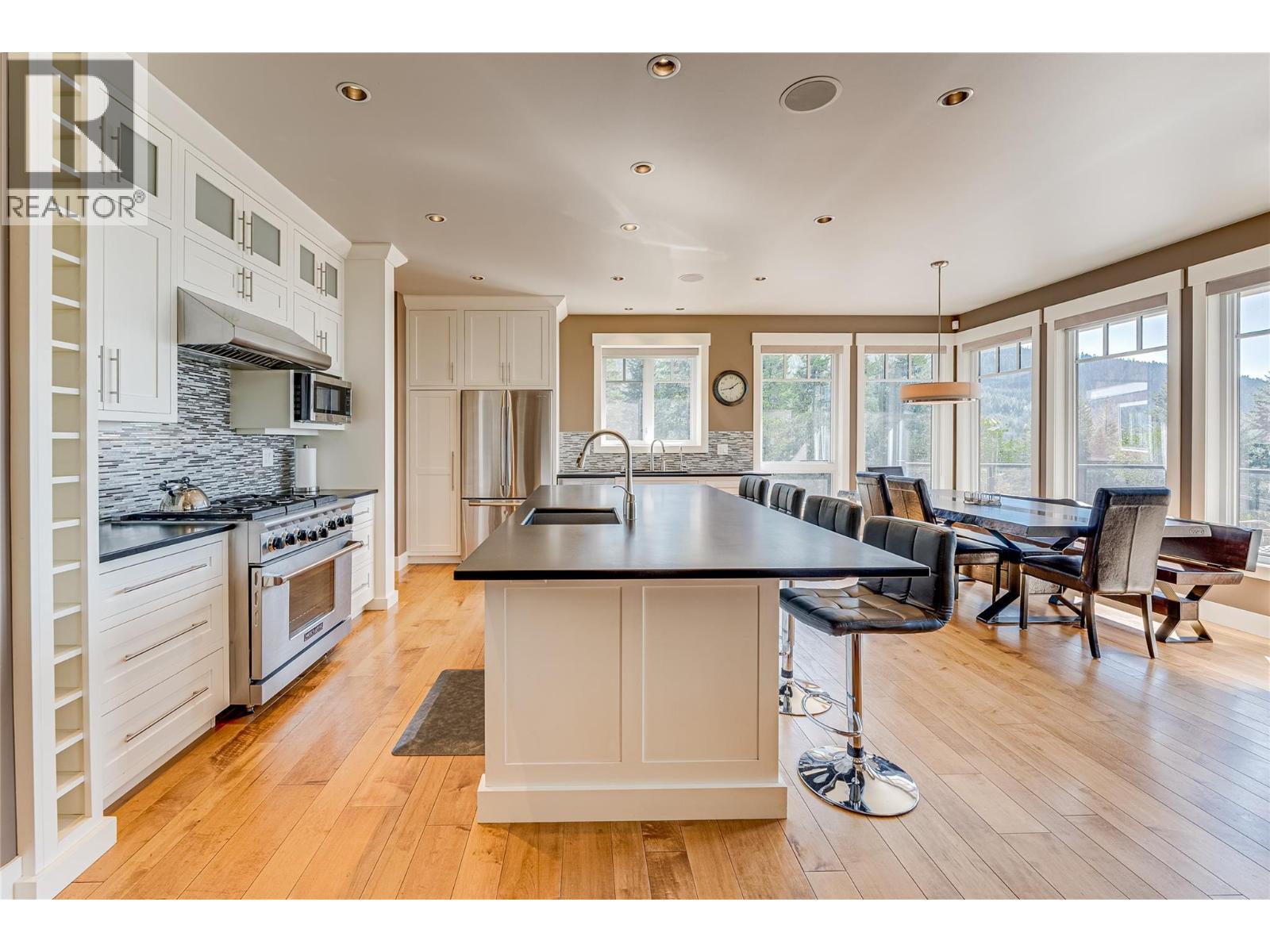  6054 Lynx Drive, Vernon