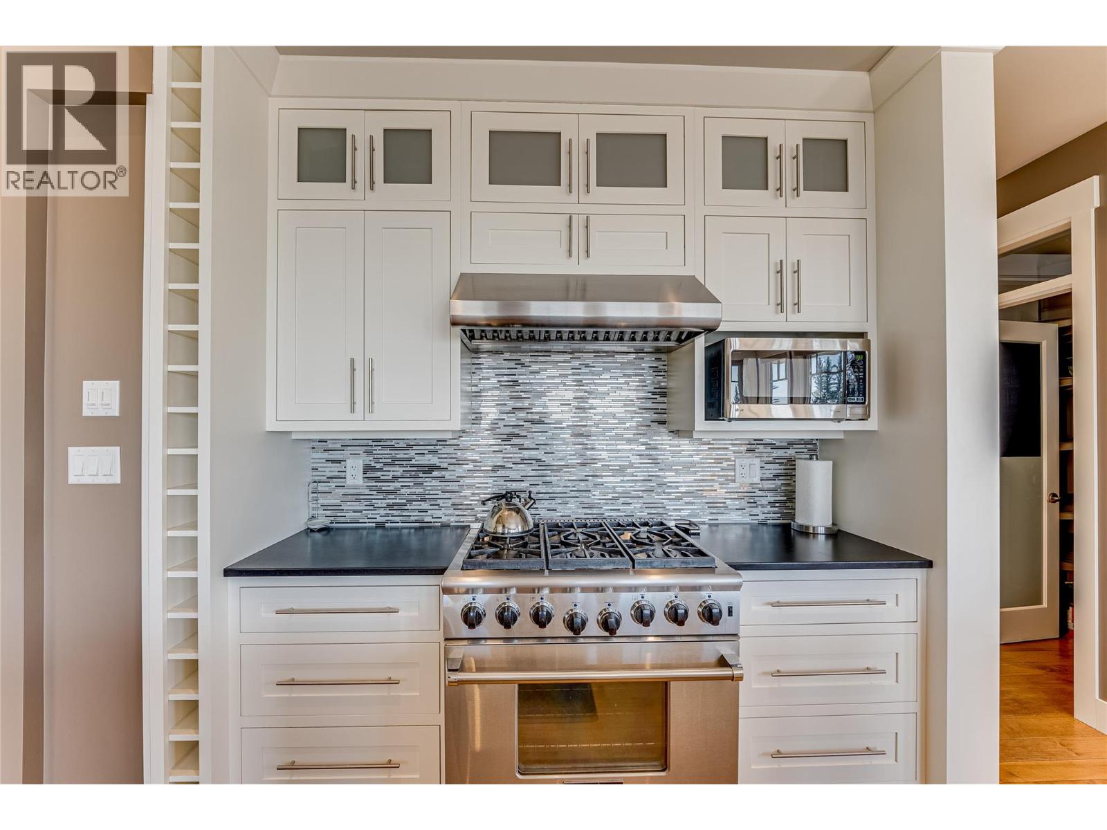  6054 Lynx Drive, Vernon