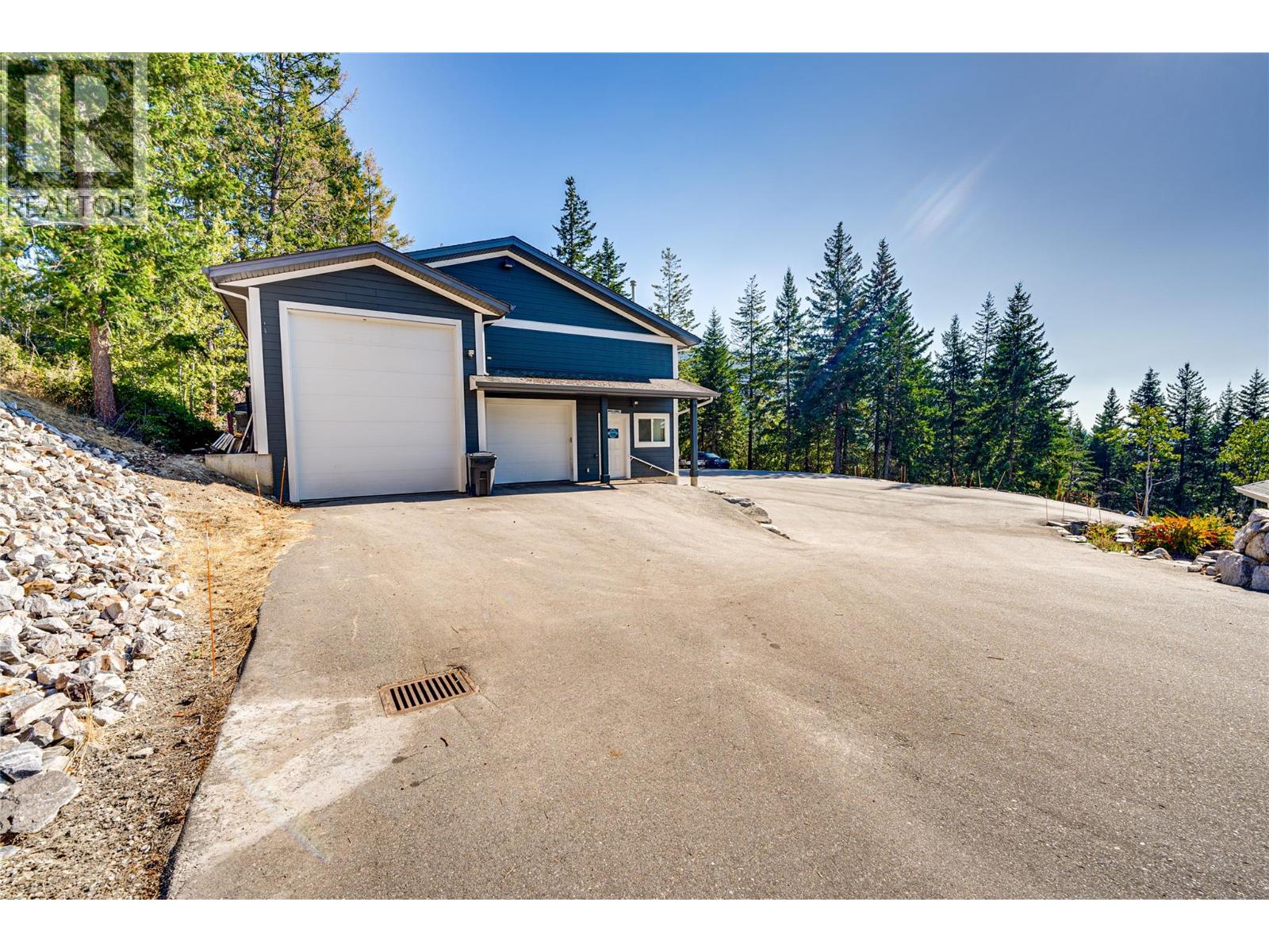  6054 Lynx Drive, Vernon