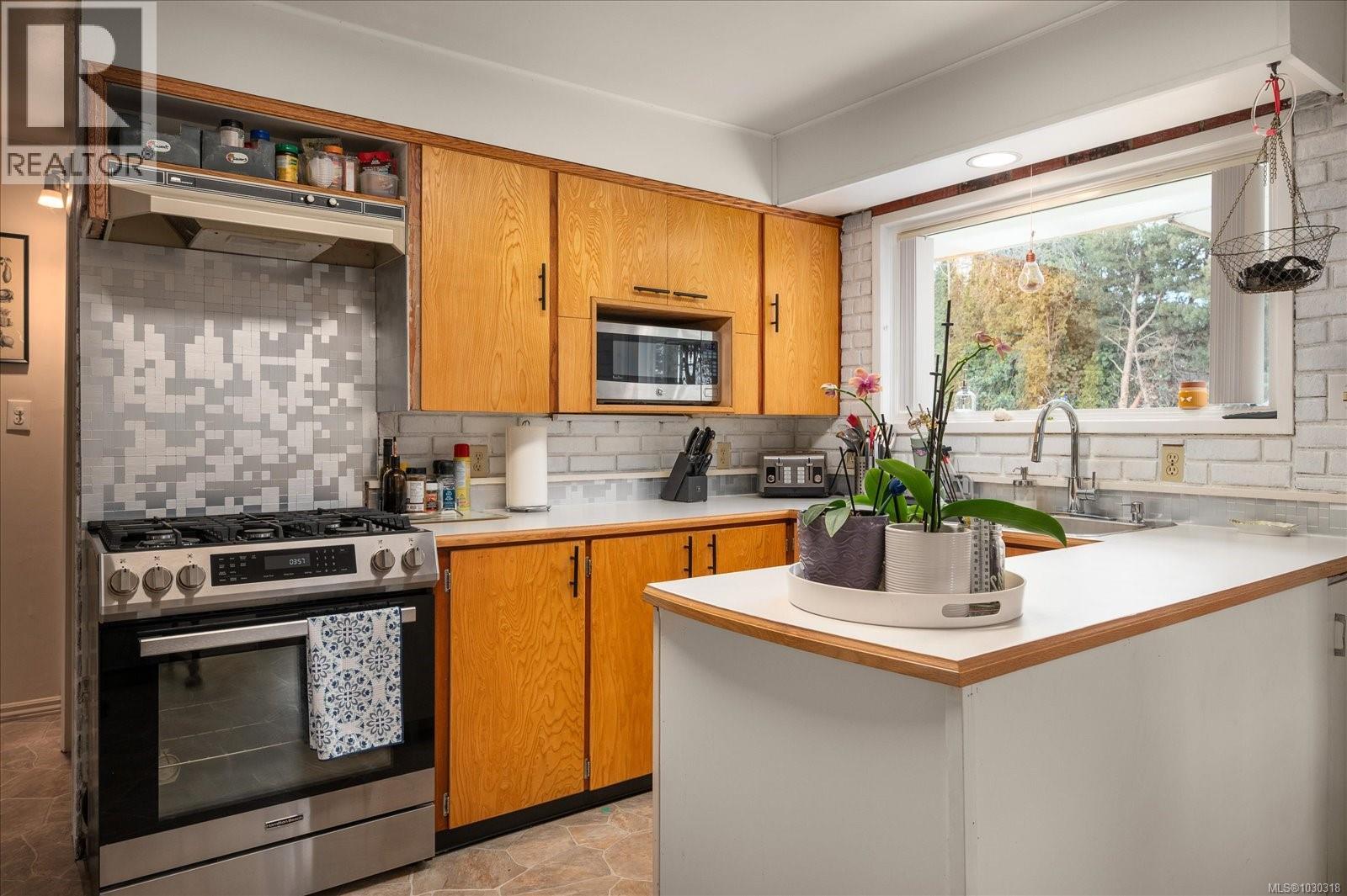 1694 GERRAND RD - 18