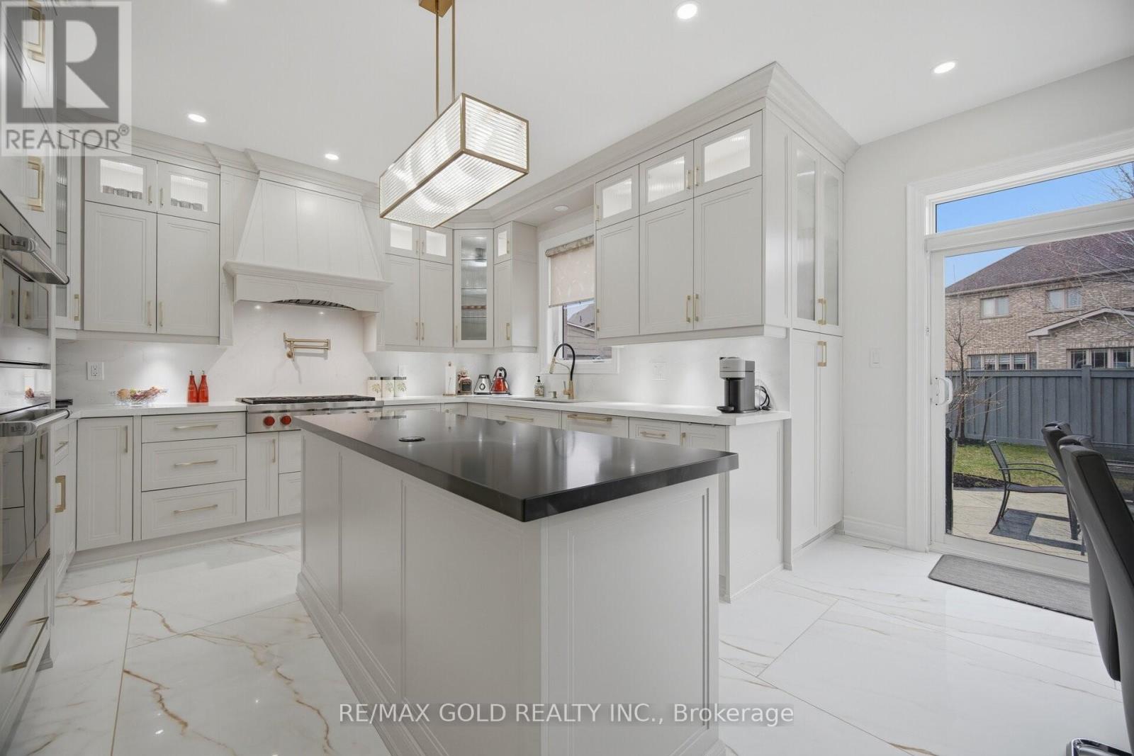 43 DECORSO DRIVE - 8