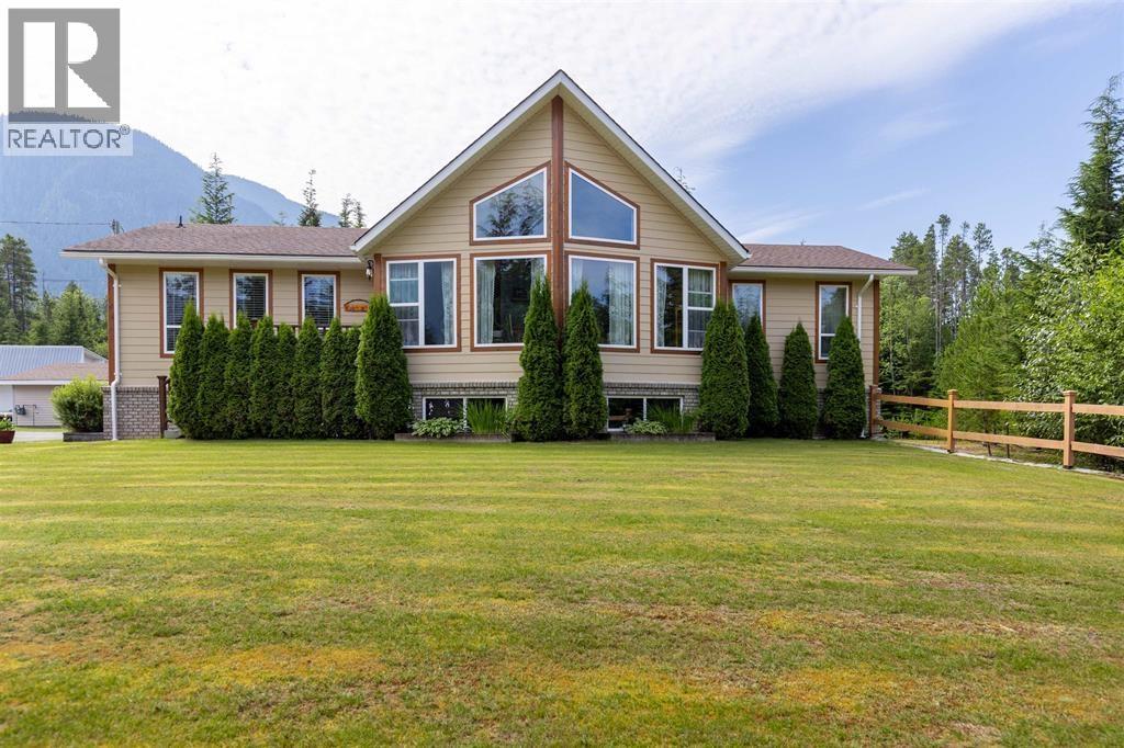 3009 SOLOMON Way, Terrace