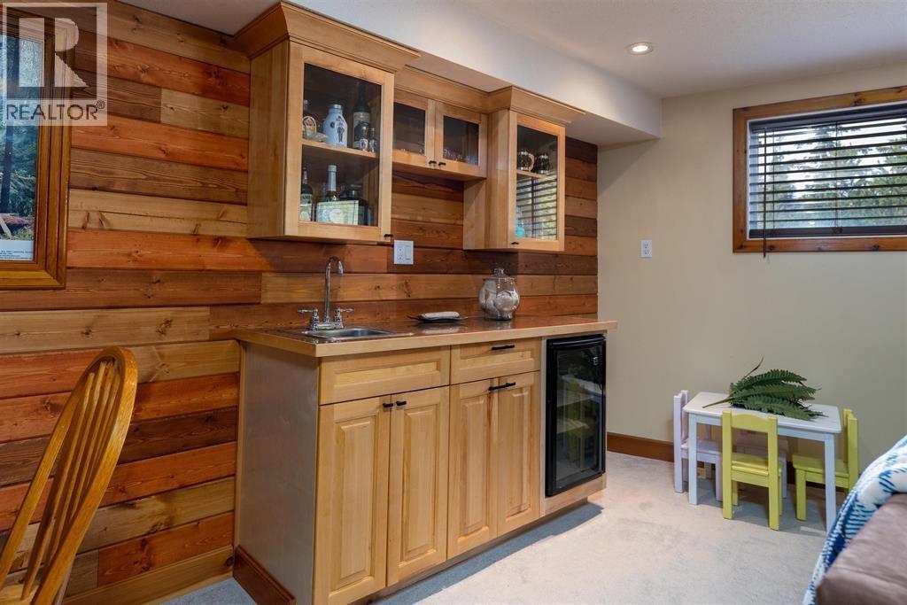 3009 SOLOMON Way, Terrace