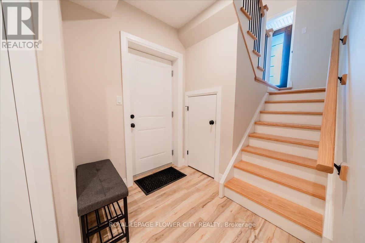 430 WELLINGTON STREET E - 23