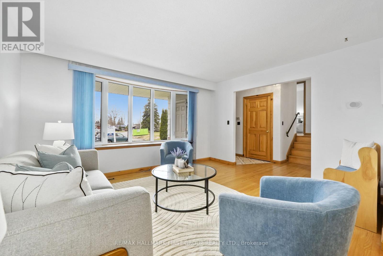 950 CURTIS CRESCENT - 9