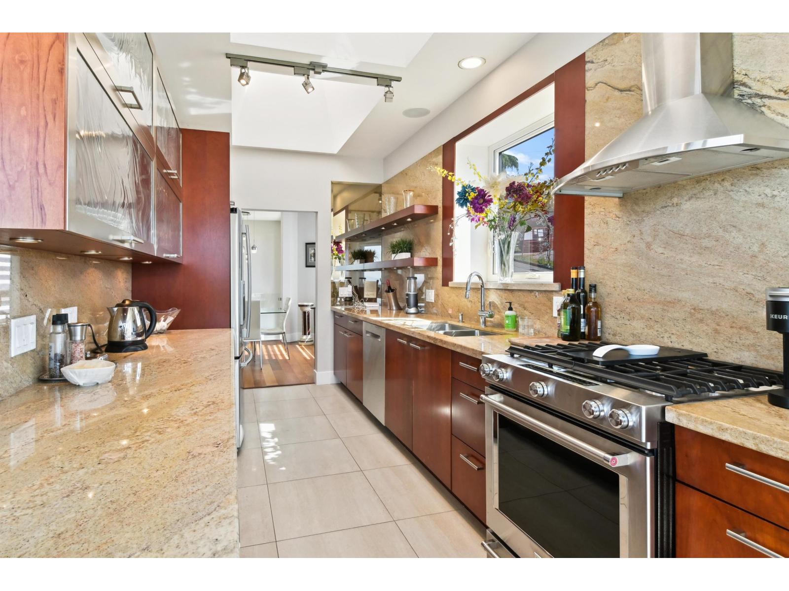 15095 ROYAL AVENUE, White Rock