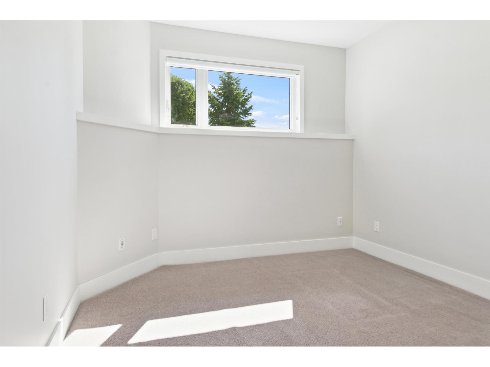 15095 ROYAL AVENUE, White Rock