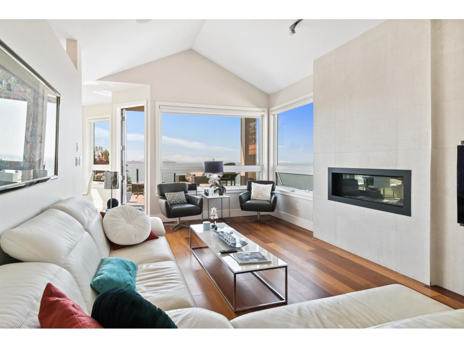 15095 ROYAL AVENUE, White Rock