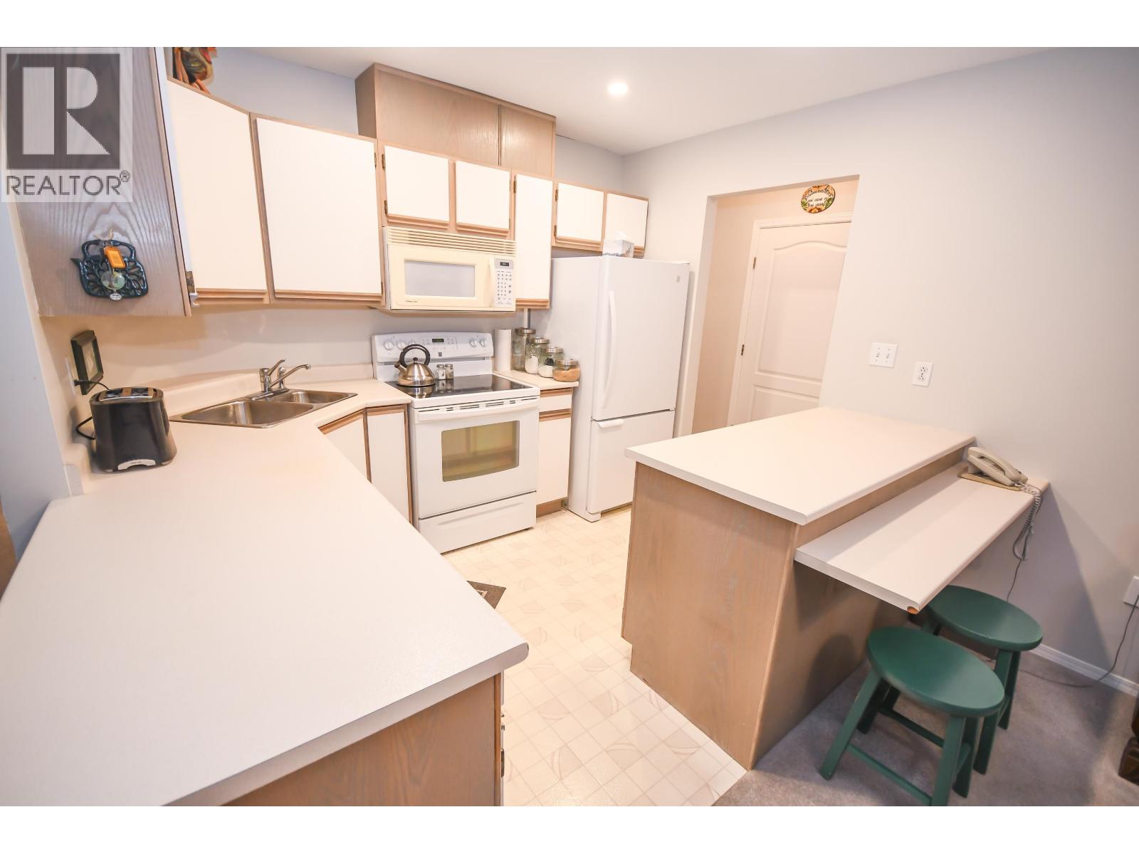 #105 7255 SOUTHRIDGE AVENUE - 9