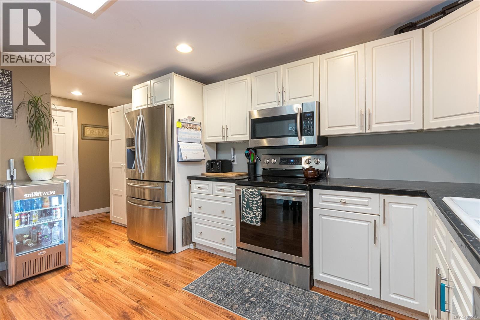 1383 CARLTON DR - 11