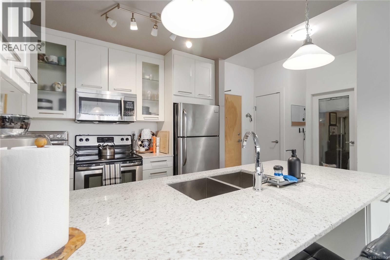 420 2871 Jacklin Rd, Langford