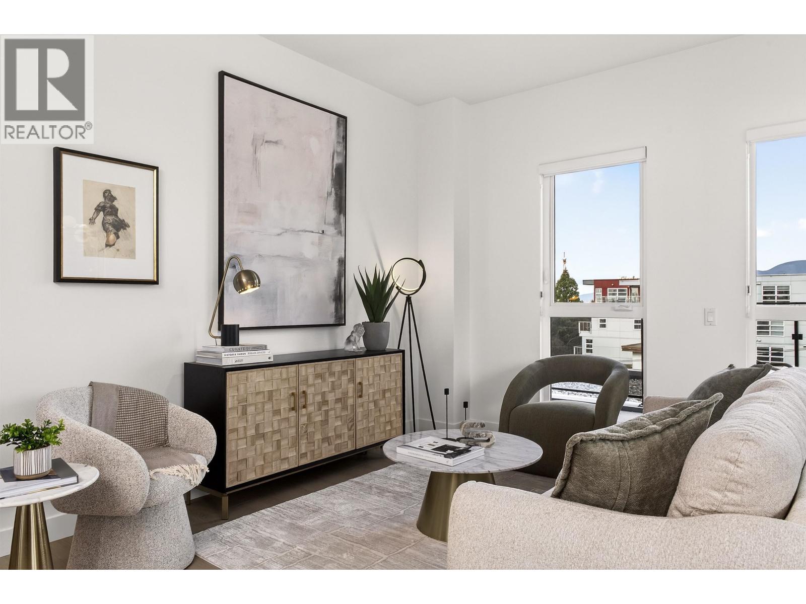 519 422 E 3RD STREET, North Vancouver