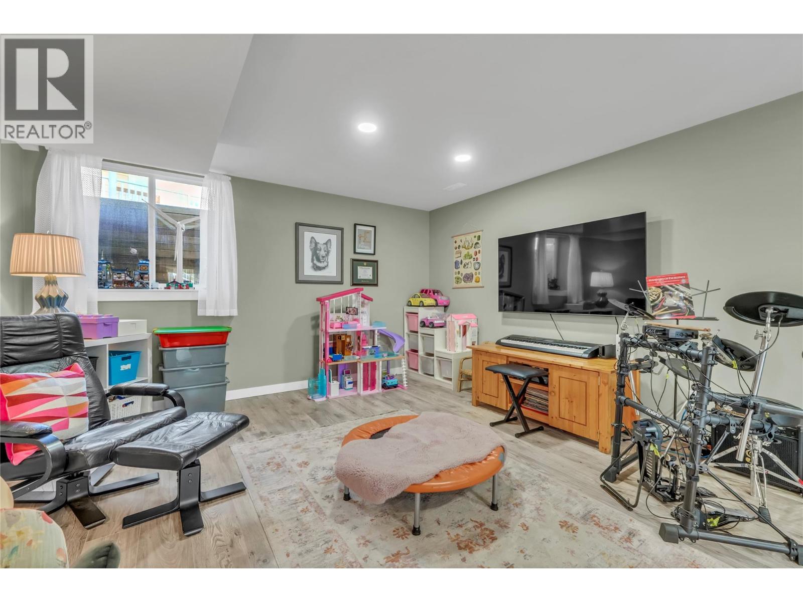 211 Westridge Court, Princeton