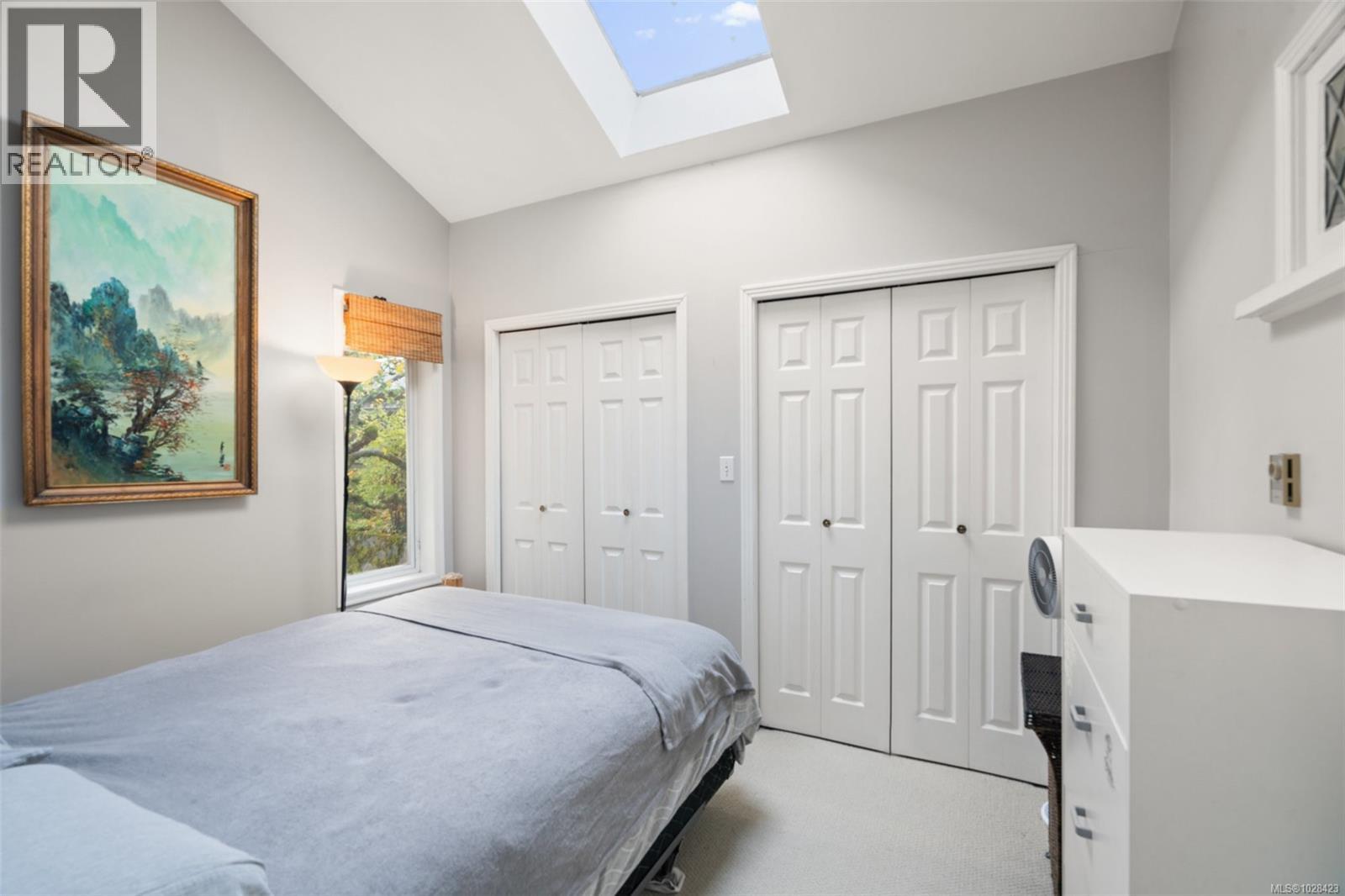 943 Selkirk Ave, Esquimalt