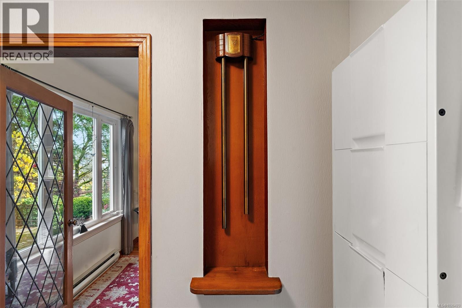 943 Selkirk Ave, Esquimalt