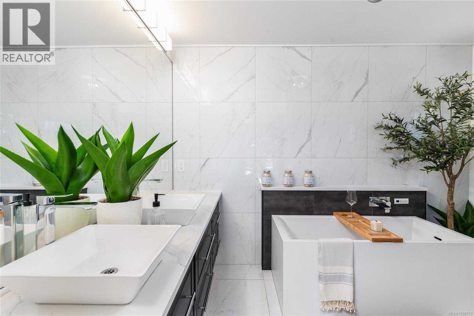 1542 ATHLONE DR - 18