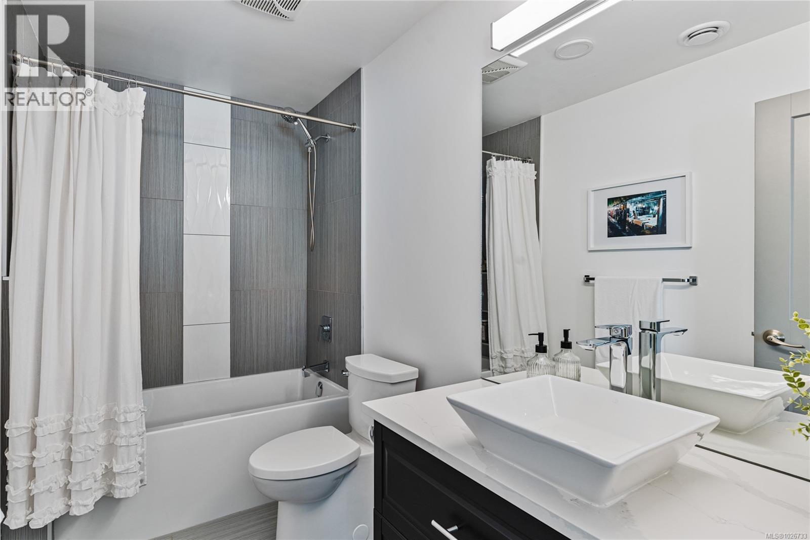 1542 ATHLONE DR - 22