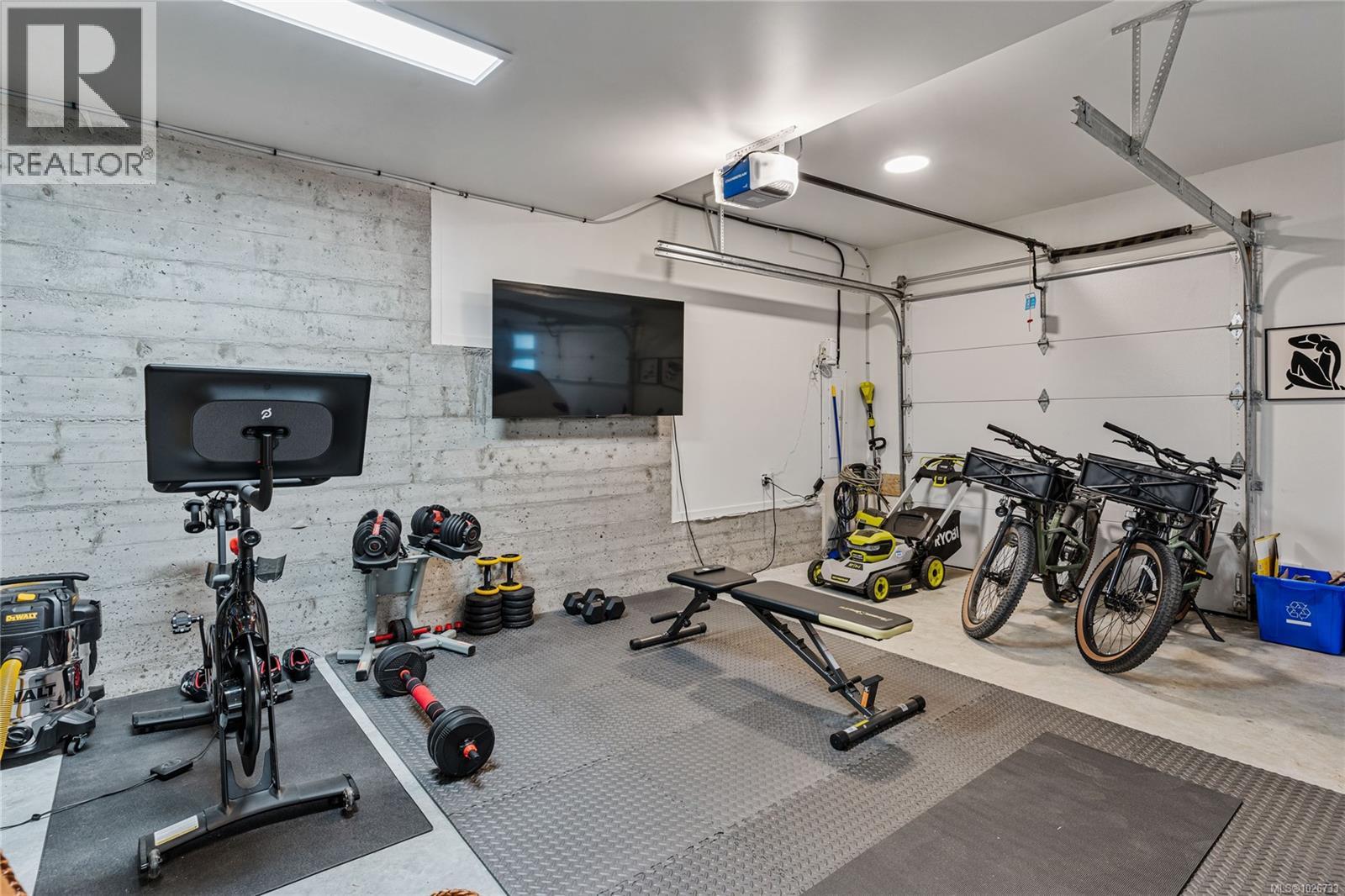 1542 ATHLONE DR - 25