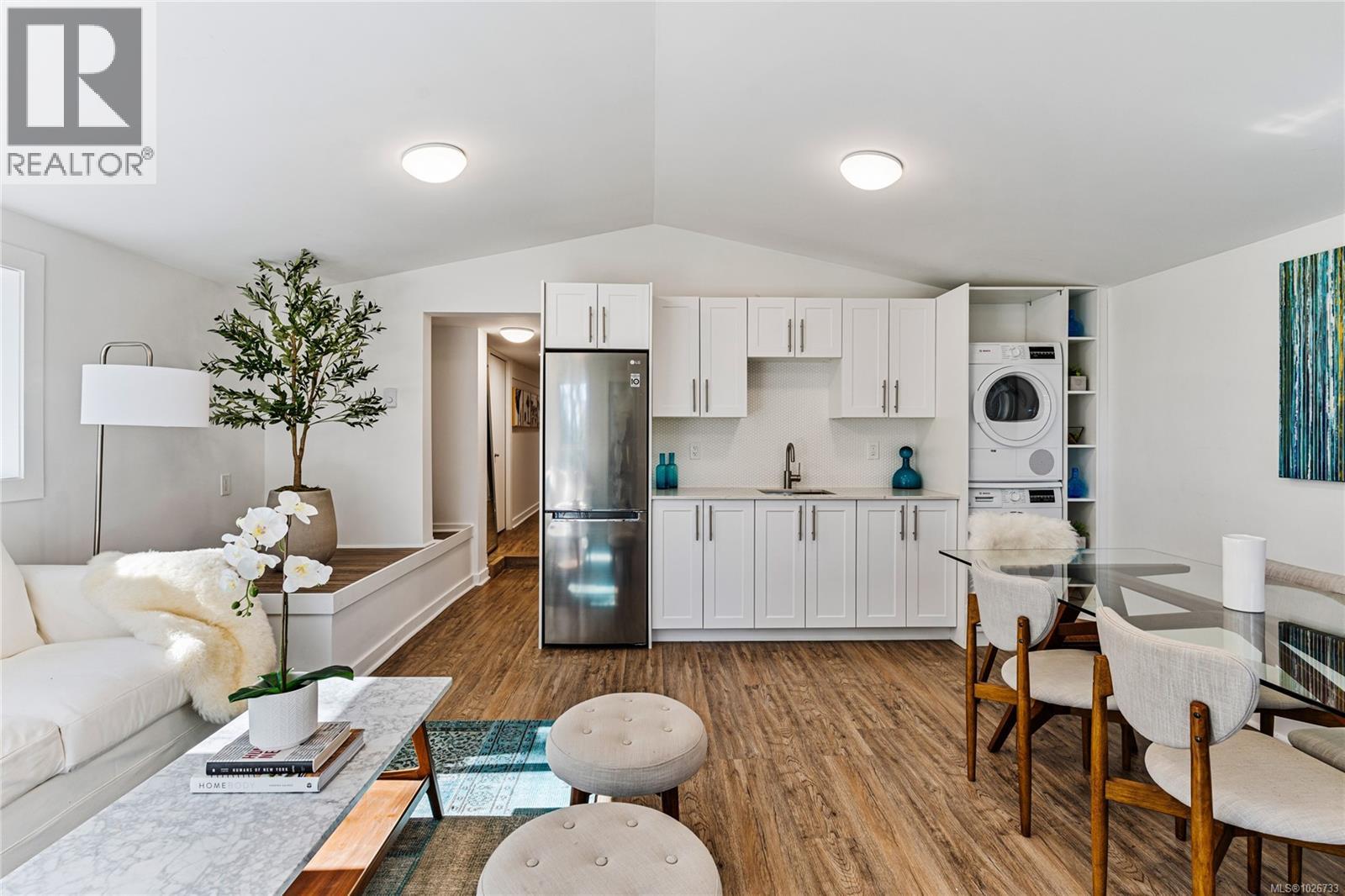 1542 ATHLONE DR - 28