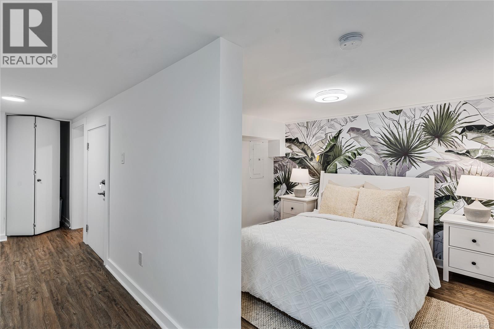 1542 ATHLONE DR - 31