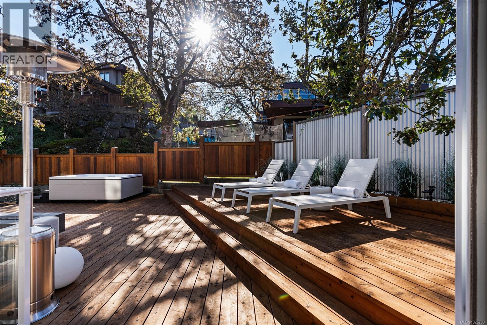 1542 ATHLONE DR - 33