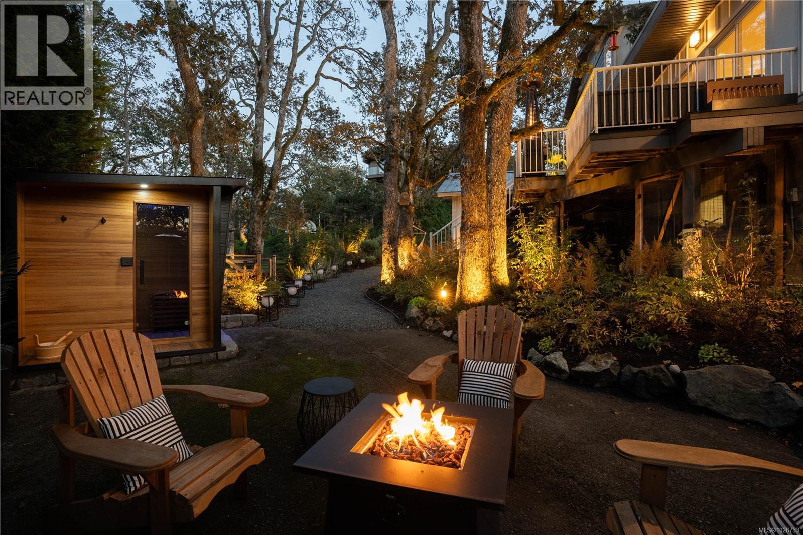 1542 ATHLONE DR - 36