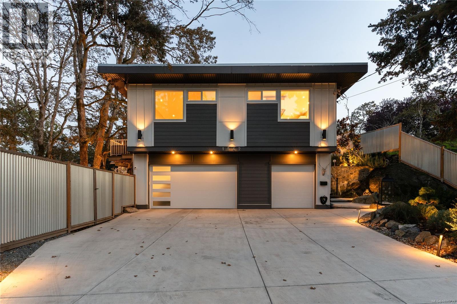 1542 ATHLONE DR - 41