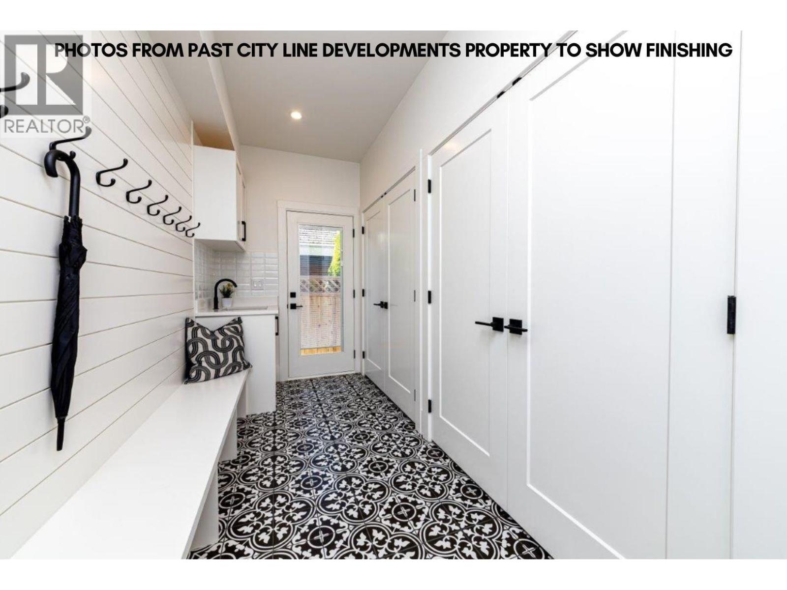 755 E 12TH STREET, North Vancouver