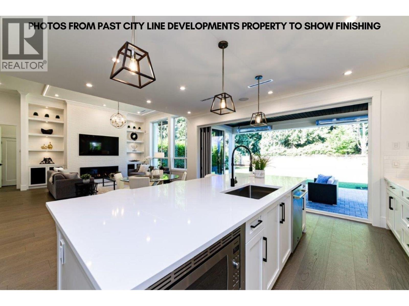 755 E 12TH STREET, North Vancouver