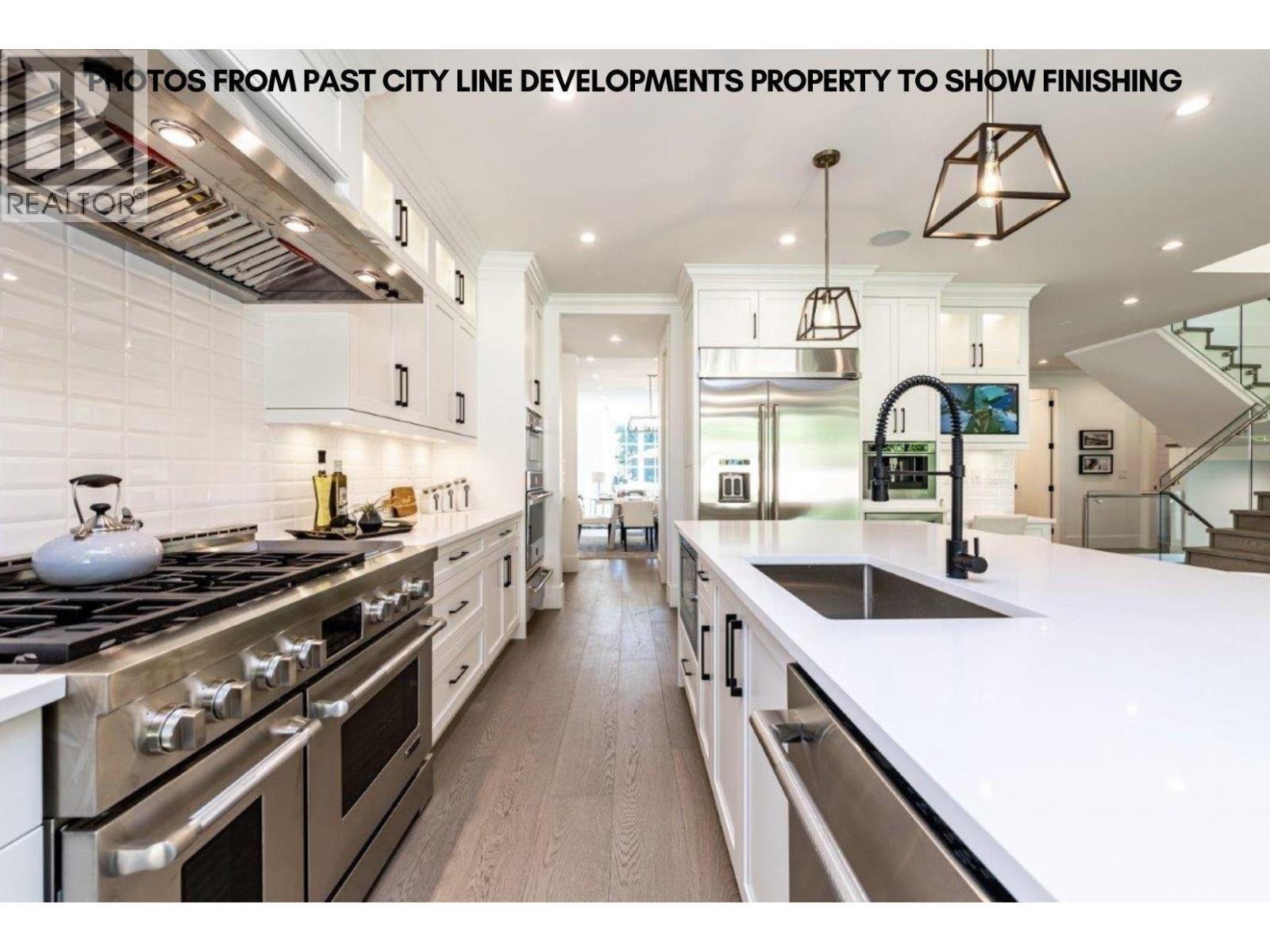 755 E 12TH STREET, North Vancouver