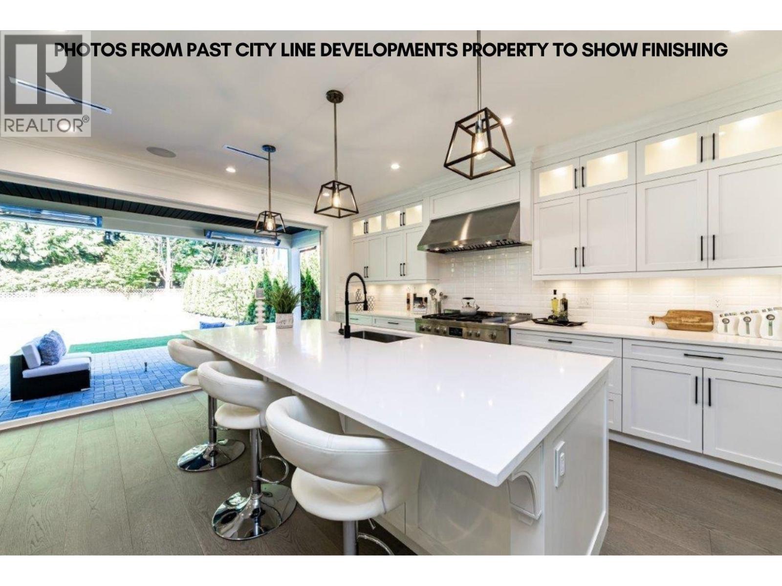 755 E 12TH STREET, North Vancouver