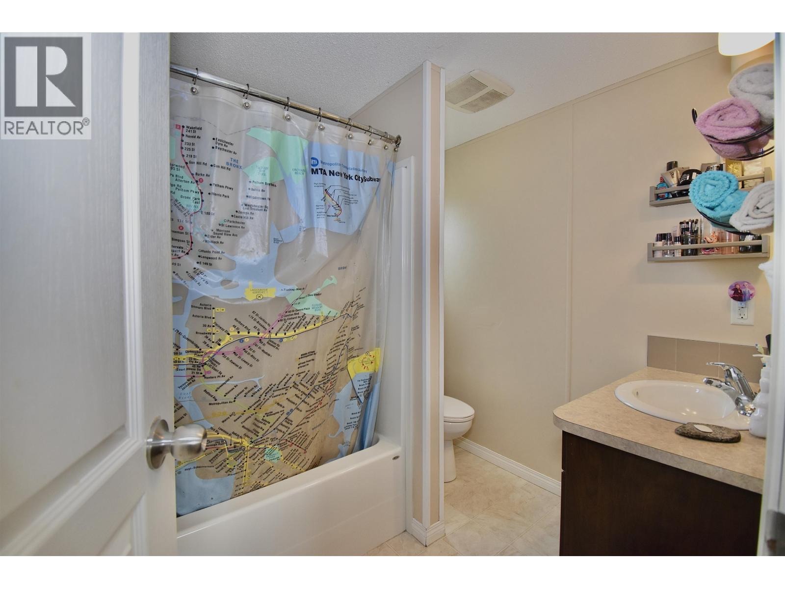 114 1413 SUNSHINE COAST HIGHWAY, Gibsons