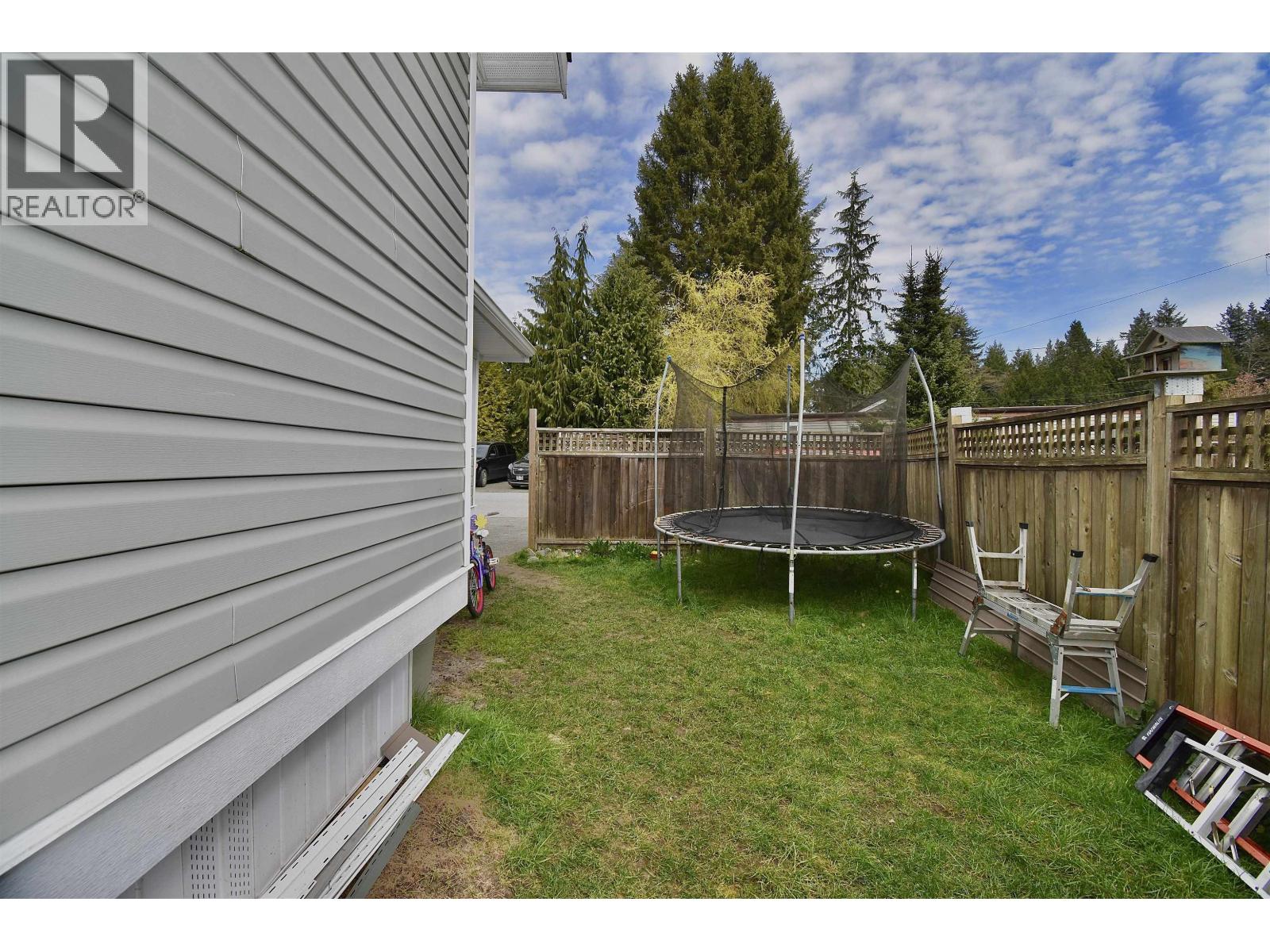 114 1413 SUNSHINE COAST HIGHWAY, Gibsons