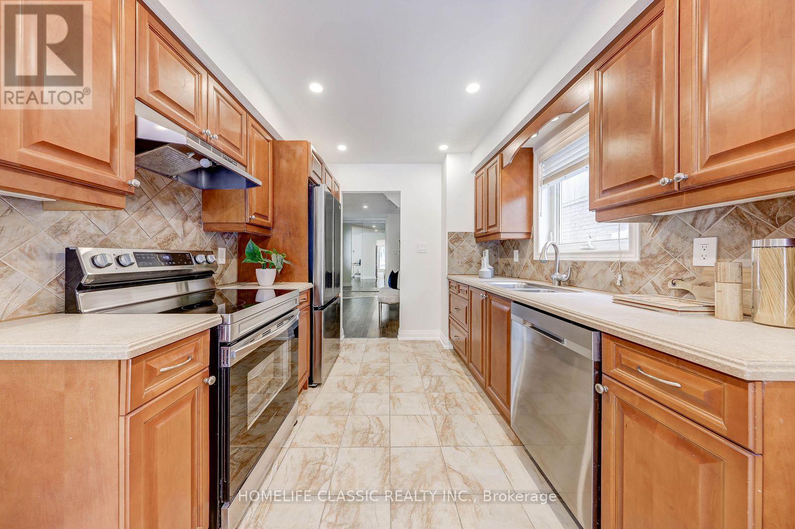 56 GRAY CRESCENT - 12