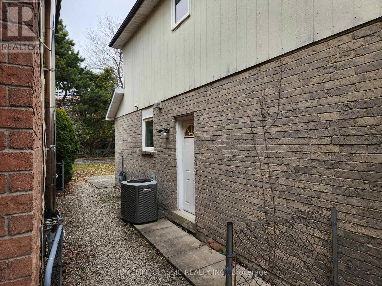 56 GRAY CRESCENT - 4