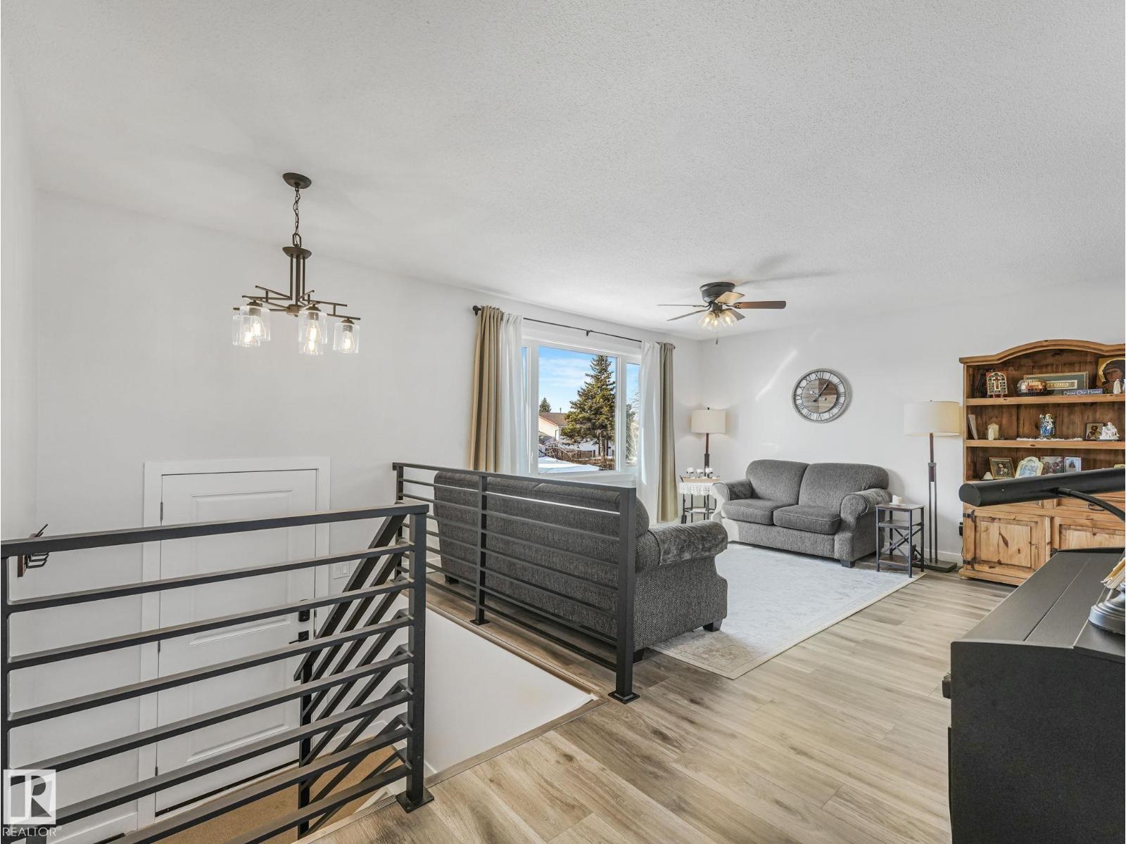 7336 149A AV NW, Edmonton