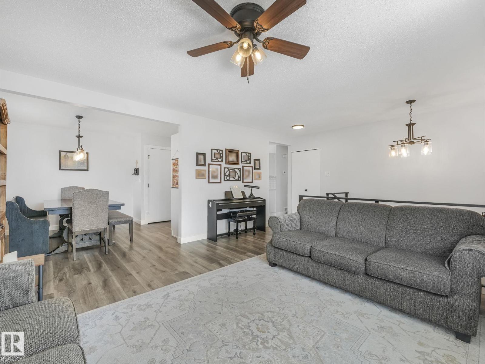 7336 149A AV NW, Edmonton