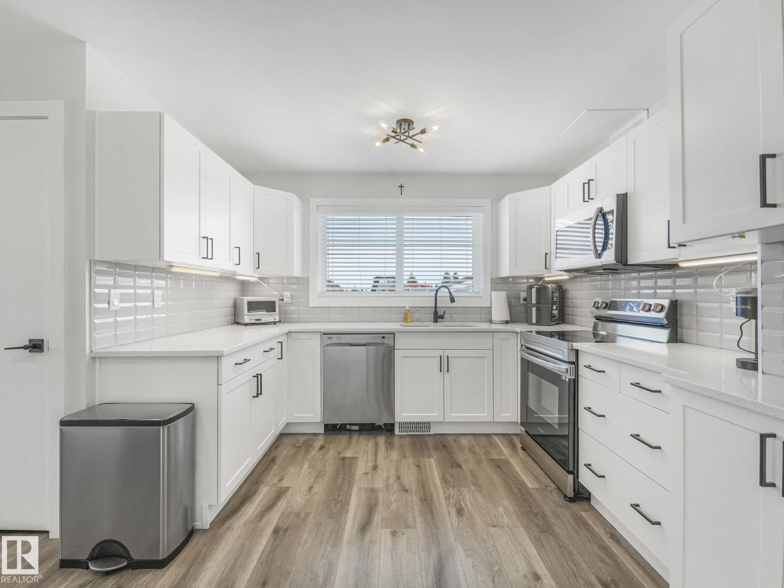 7336 149A AV NW, Edmonton