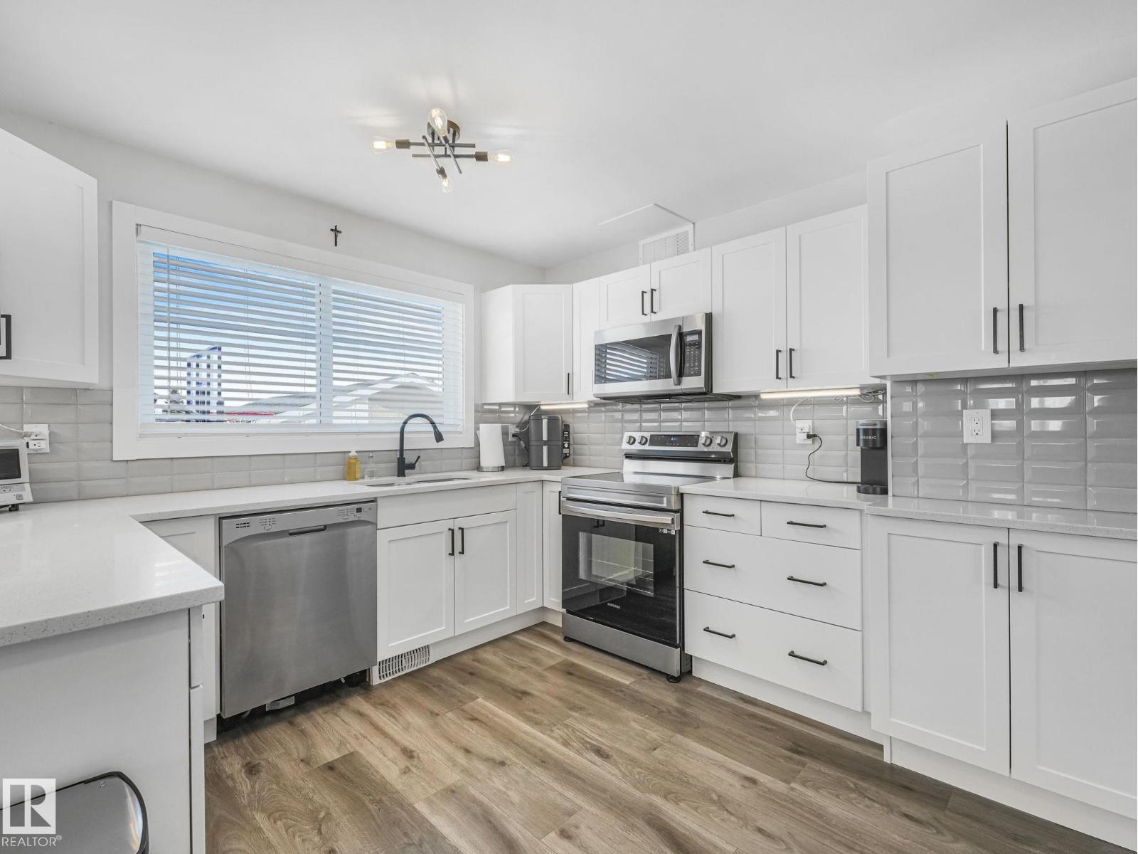 7336 149A AV NW, Edmonton