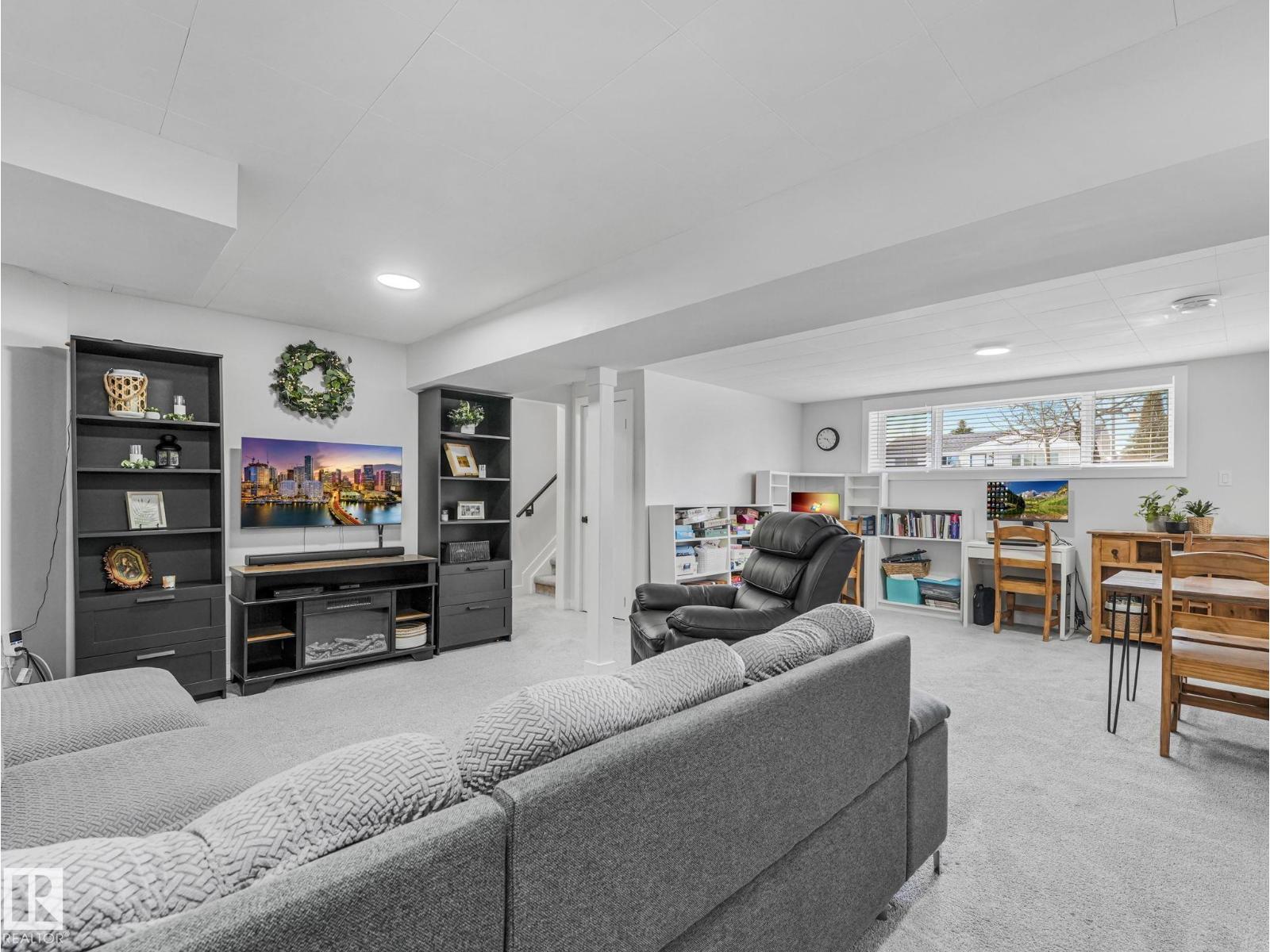 7336 149A AV NW, Edmonton