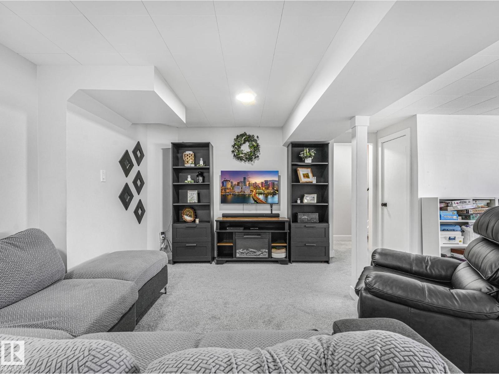 7336 149A AV NW, Edmonton