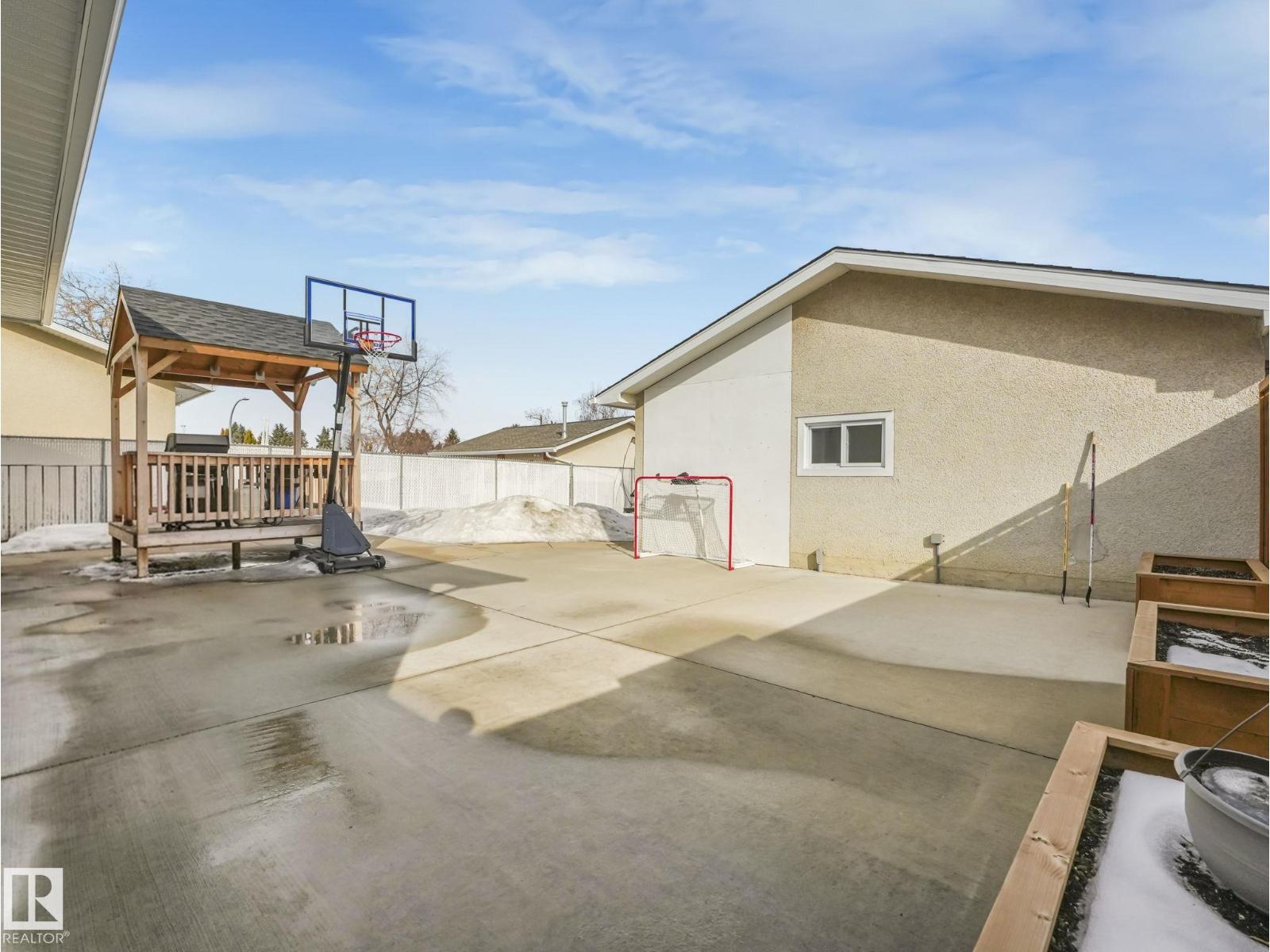 7336 149A AV NW, Edmonton