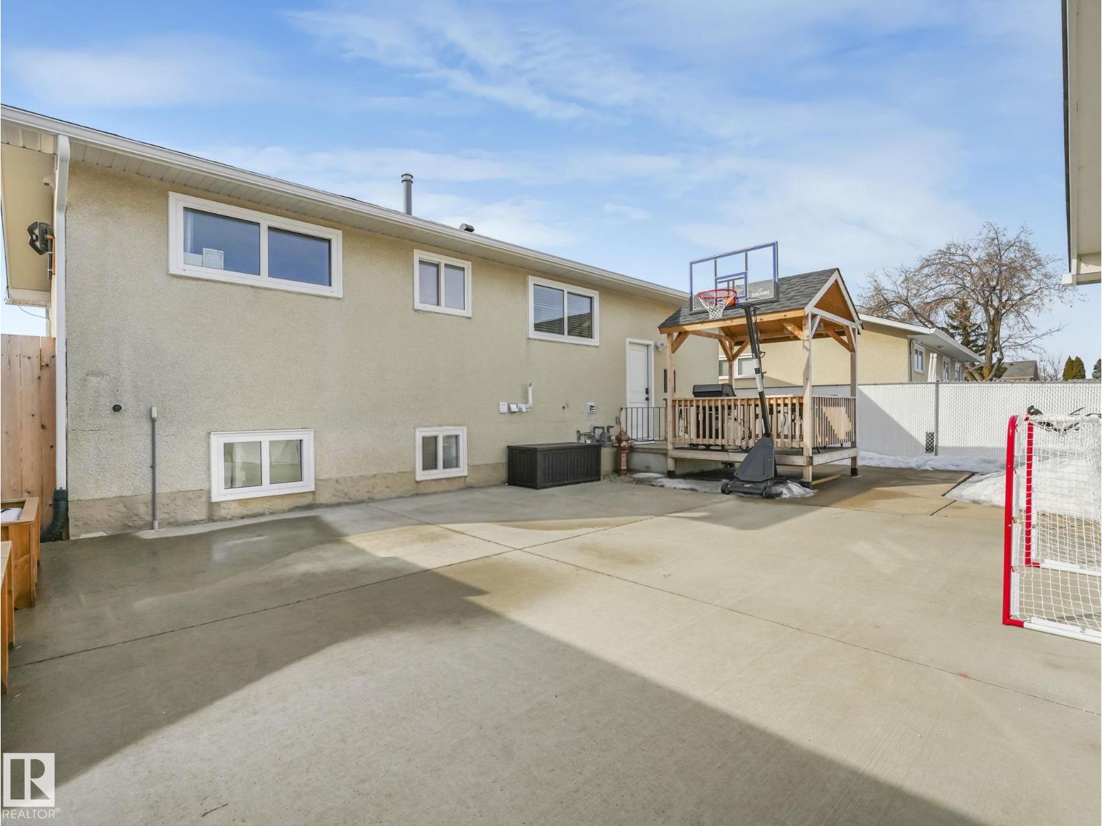 7336 149A AV NW, Edmonton