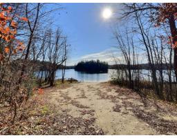 27 Ch. De La Lyrique, Val Des Monts, QC J8N5B3 Photo 6